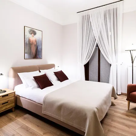 Klimatyzowany Dworzec Glowny Stare *