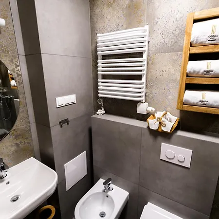 Klimatyzowany Dworzec Glowny Stare *