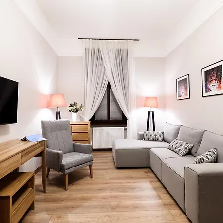 Klimatyzowany Dworzec Glowny Stare Διαμέρισμα *