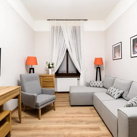 Klimatyzowany Dworzec Glowny Stare Krasków